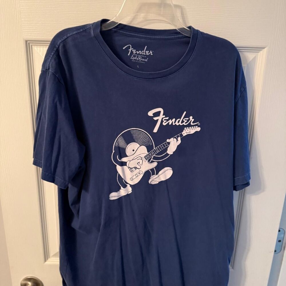 Fender Men's Blue and Navy T-shirt